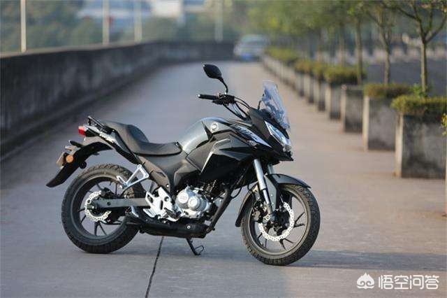 本x(乐乐买了五本笔记本每本x元给收银员五十元找回十五元请根据数量关系列出方程?) 本x(乐乐买了五本笔记本每本x元给收银员五十元找回十五元请根据数量关系列出方程?)