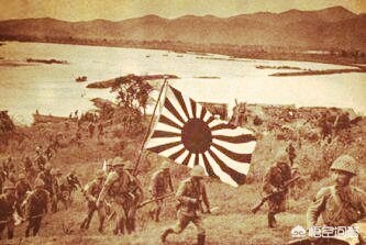 投日本军旗让游客踩（二战日本投降后其军队的军旗都去哪了？）