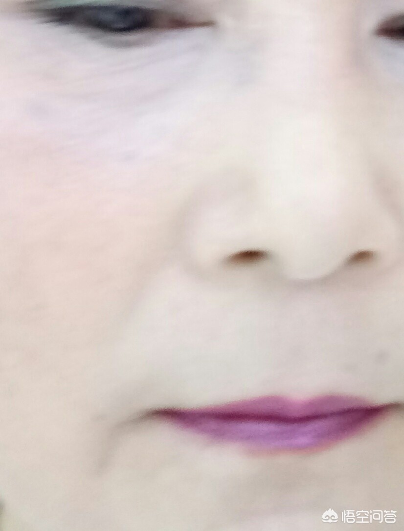 化妆泪沟小技巧
