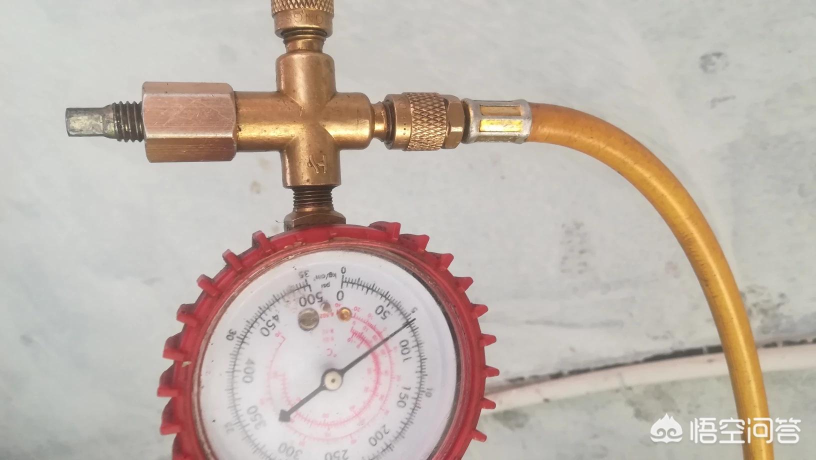 空调怎么加制冷剂（空调加冷媒从哪里加进去？）