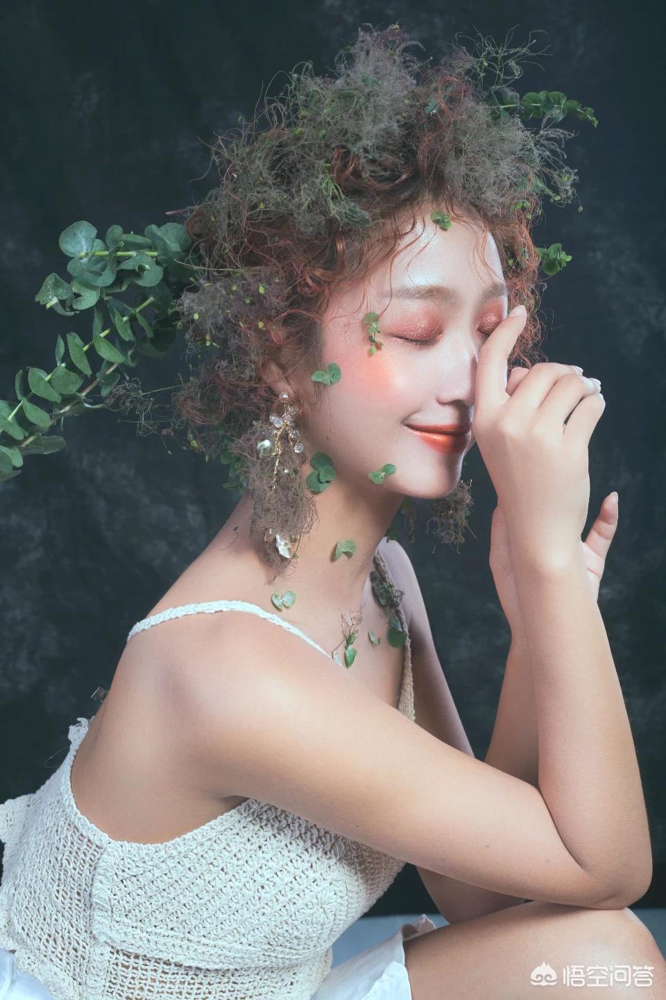 盘发技巧化妆技巧视频
