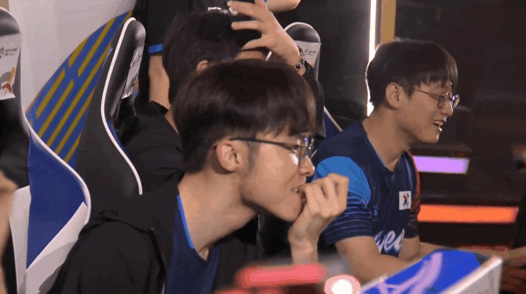 LOL亚运会李哥送出全队唯一人头，网友直言“体验卡就要到期了”，你怎么看？