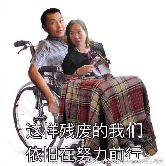 强行要人让座被踹懵（南京地铁上一男子给老人让座后猛踹旁边未让座的男孩，称“我比你大还跷二郎腿”，对此你怎么看？）