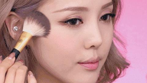 美女黑化妆技巧视频
