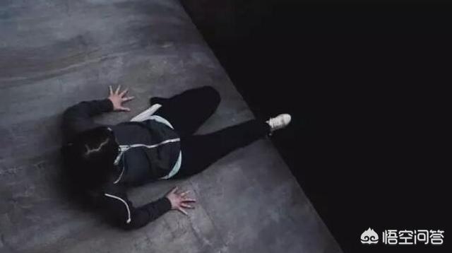 梦境解析,为何我们会梦见从楼梯或高处坠落? 梦境解析,为何我们会梦见从楼梯或高处坠落?