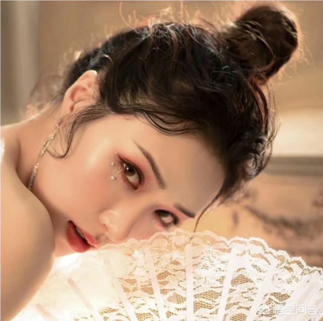 美妆好物博主
