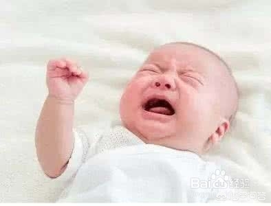 操嘴（如何判断宝宝是否胀气，如何处理？）