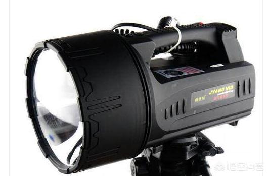 [夜钓灯]晚上钓鱼用的夜钓灯、什么牌子的好？谢谢？