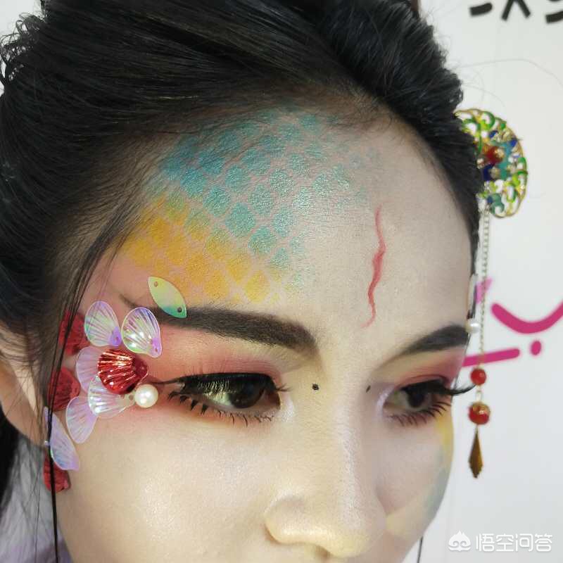 模仿别人的化妆技巧
