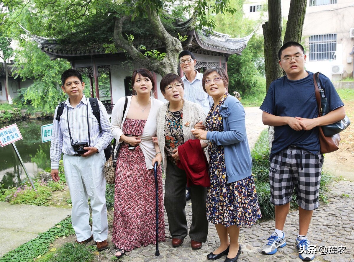 在假装上班公司上班（借调可以假装工作散漫吗？）