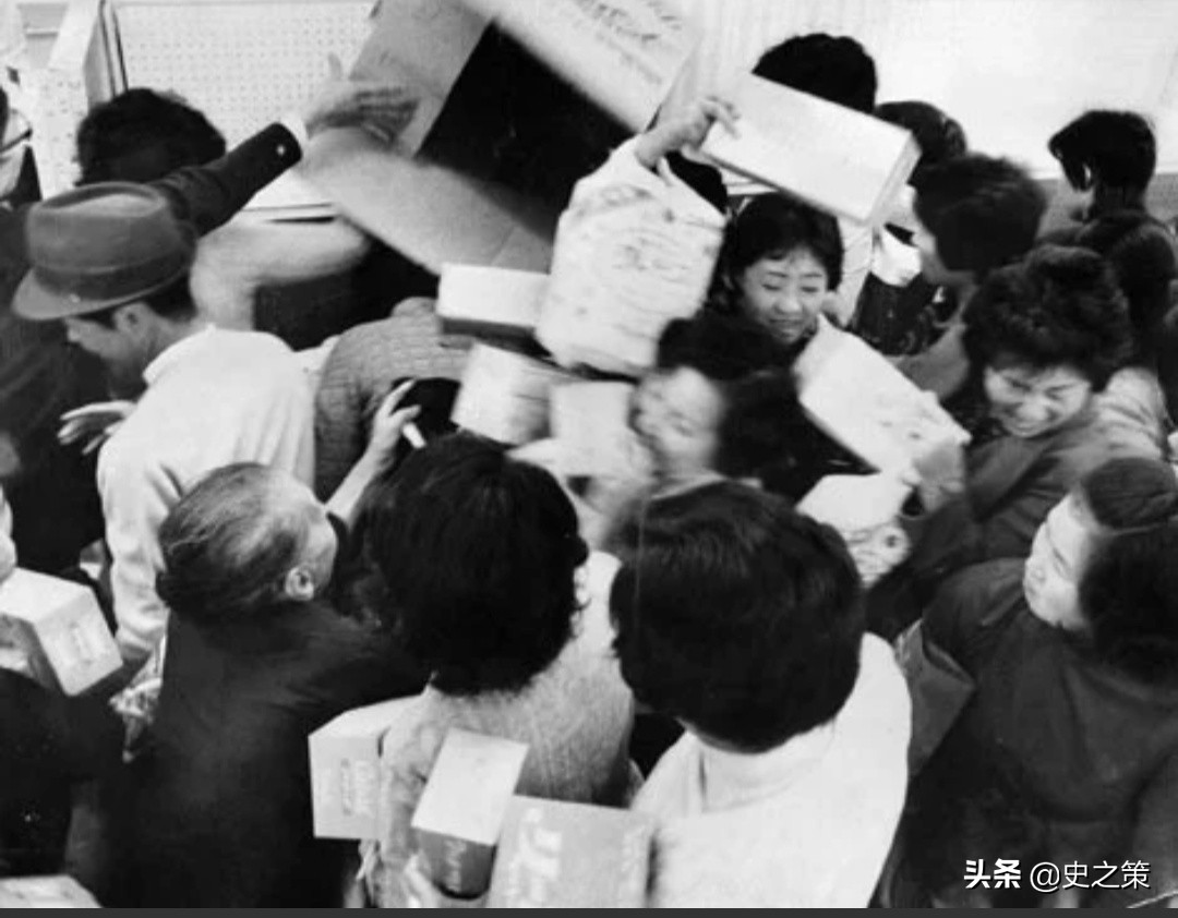 [日本薄厕纸]日本人为何抢购厕纸,而不是粮油？