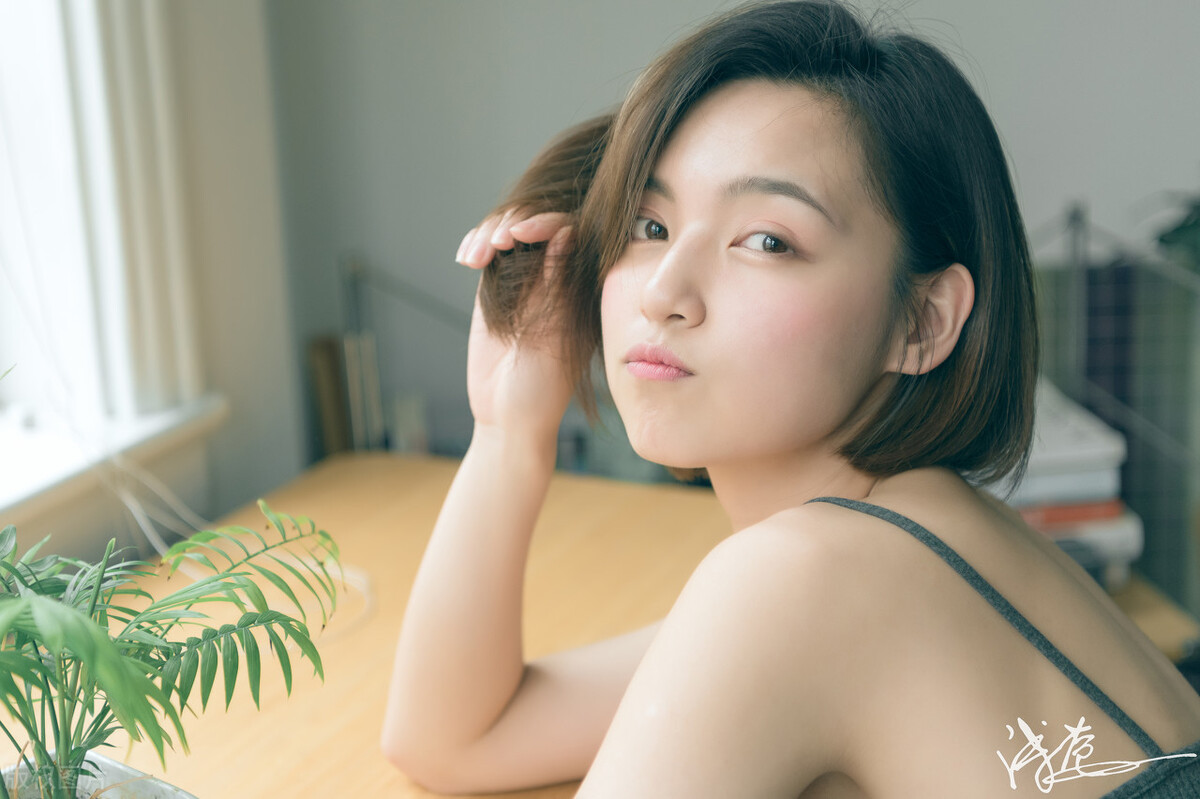 手机素材美女素材网站视频,美女图素材哪里找?