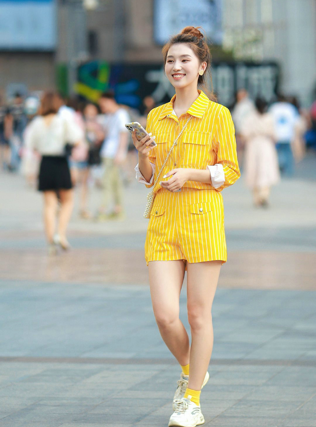 [阳光灿烂的图片]你有哪些笑容灿烂的照片？