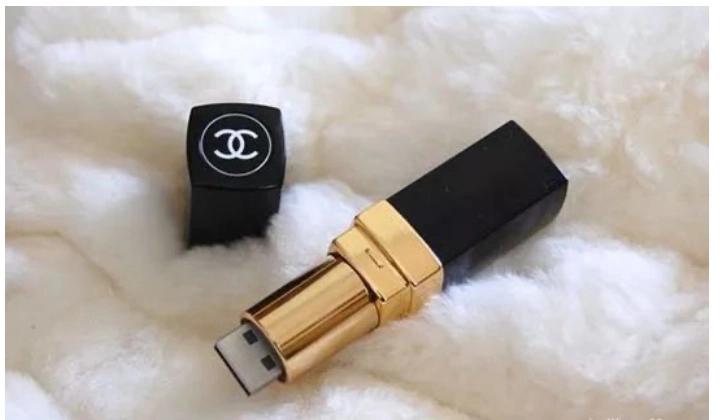 化妆用具收纳技巧
