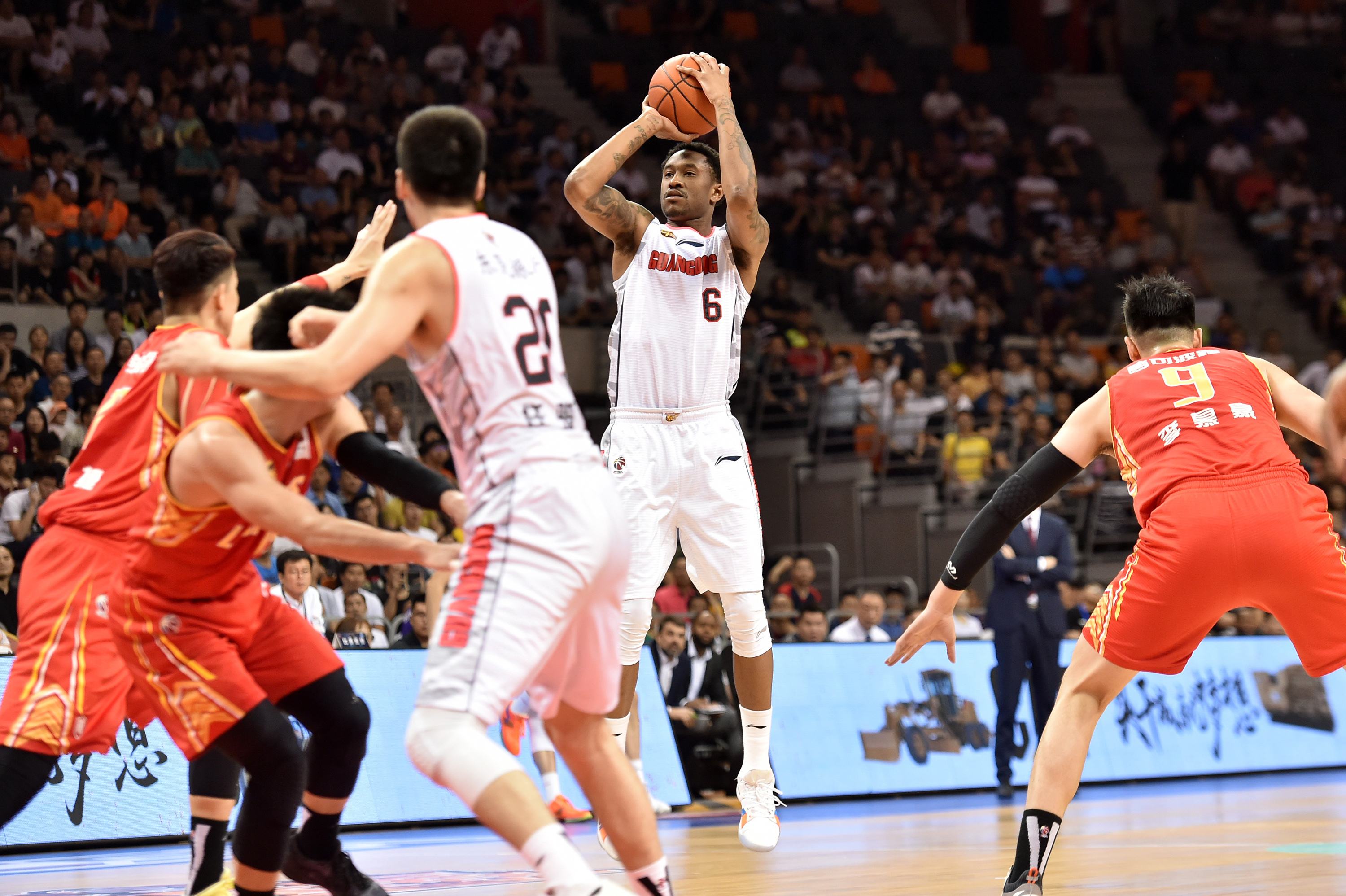 16一17赛季深圳马可波罗男篮人员名单？