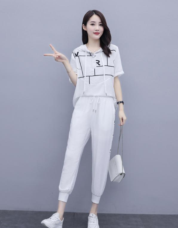 女款大运动服装穿搭平均身高多少,大网眼的运动装下边怎么穿搭?