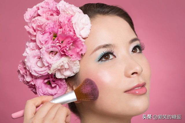 化妆技巧才能好看
