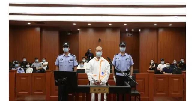 分尸妻子狱中自杀