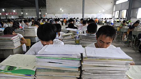 为什么在学校里男生大部分选择学理科，而p社游戏这种历史地理政治军事的游戏的玩家却又以男生居多？
