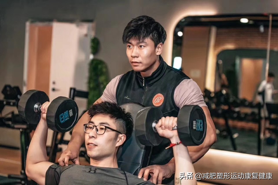 “外卖健身”火了（送外卖要办健身证吗？）