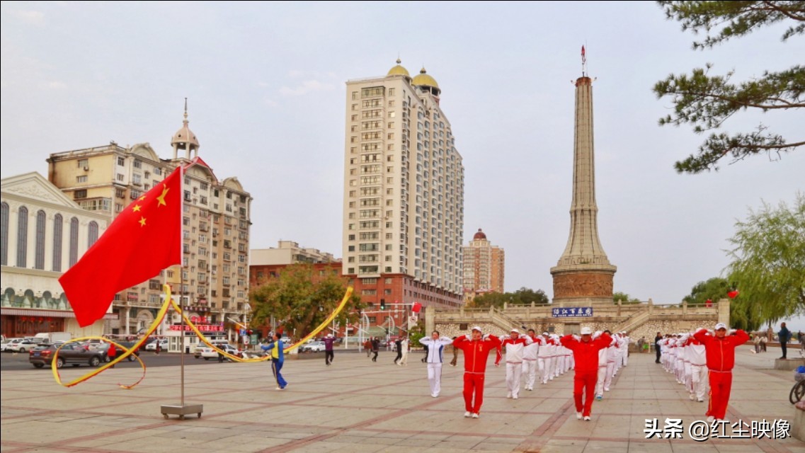 早上江边风景发朋友圈的句子？：江边风景图片