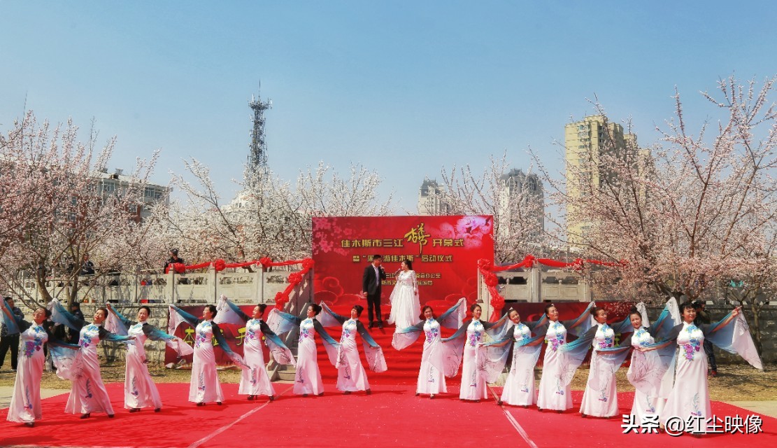早上江边风景发朋友圈的句子？：江边风景图片