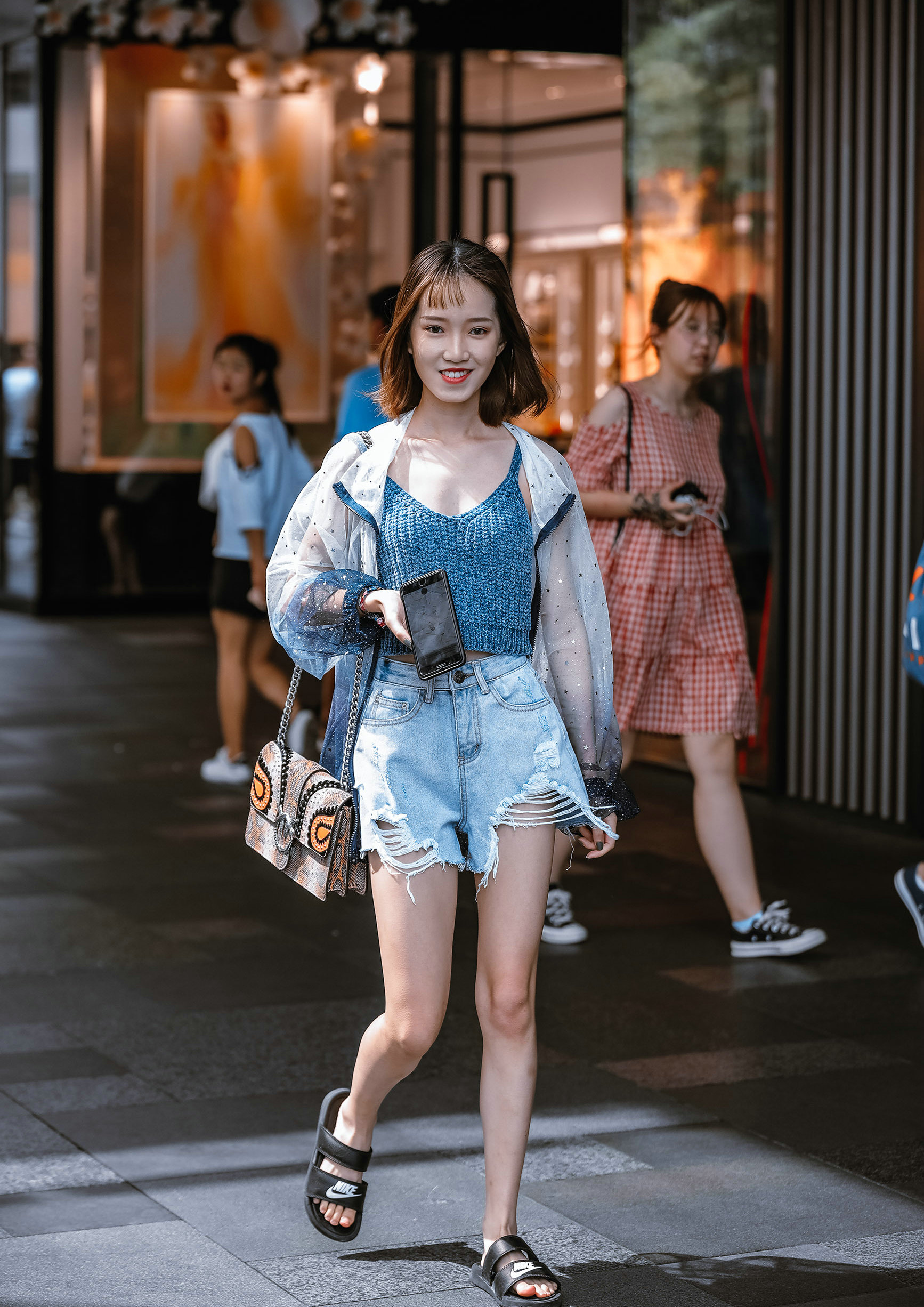 [阳光灿烂的图片]你有哪些笑容灿烂的照片？