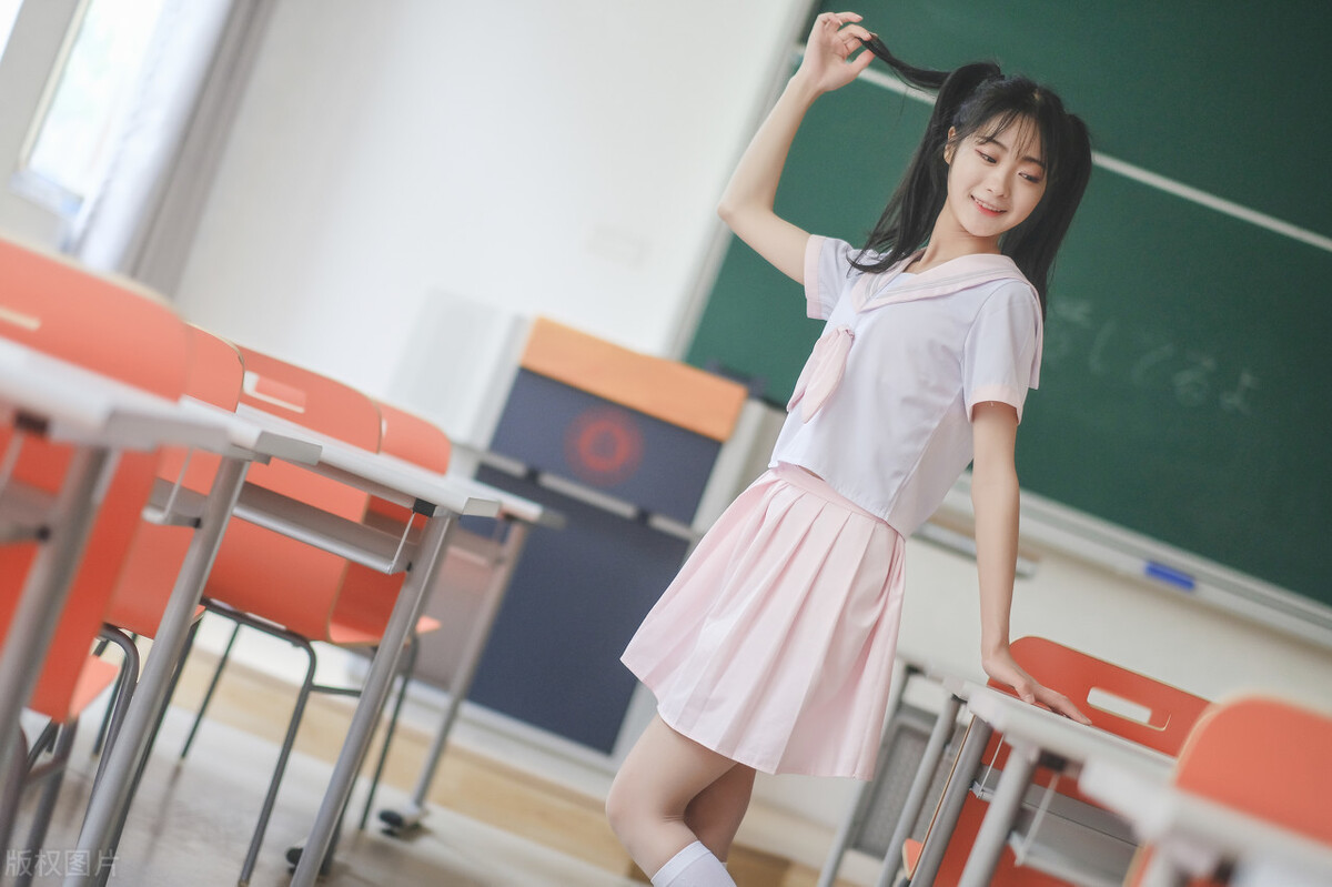 手机素材美女素材网站视频,美女图素材哪里找?