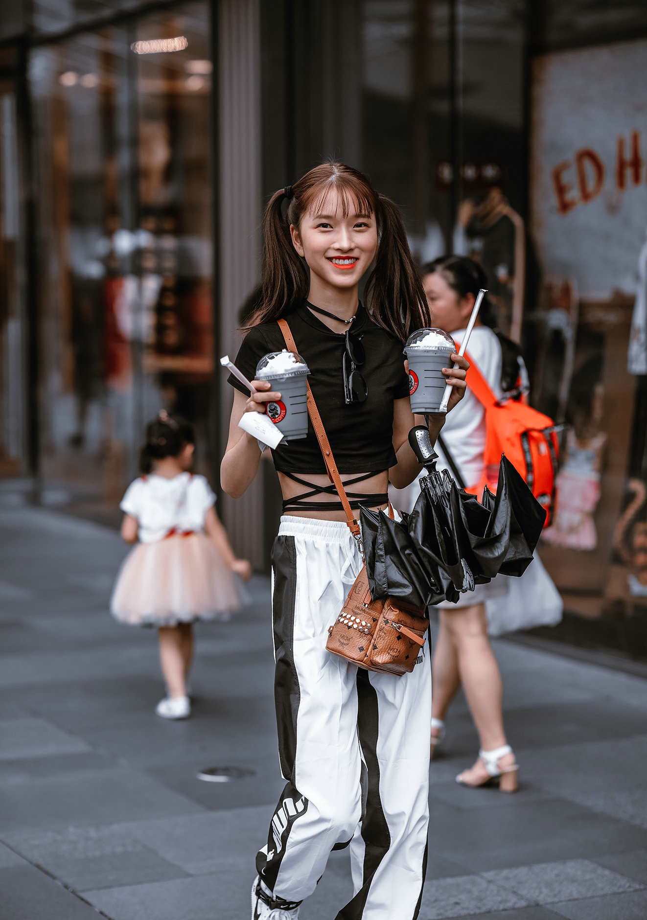 [阳光灿烂的图片]你有哪些笑容灿烂的照片？