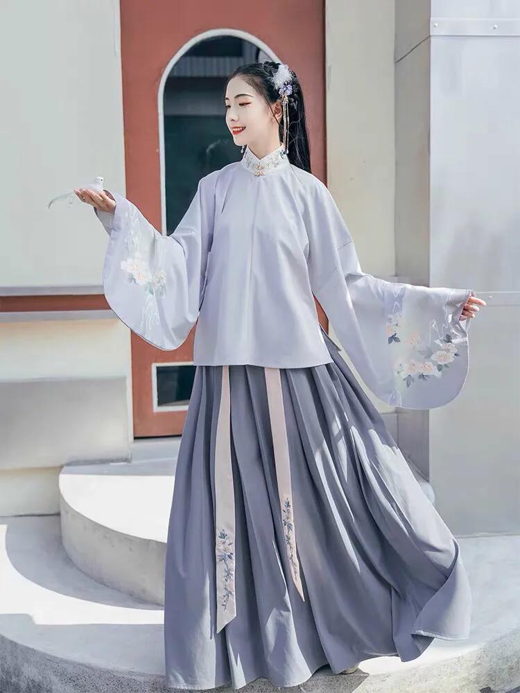 给短发女生化妆技巧

