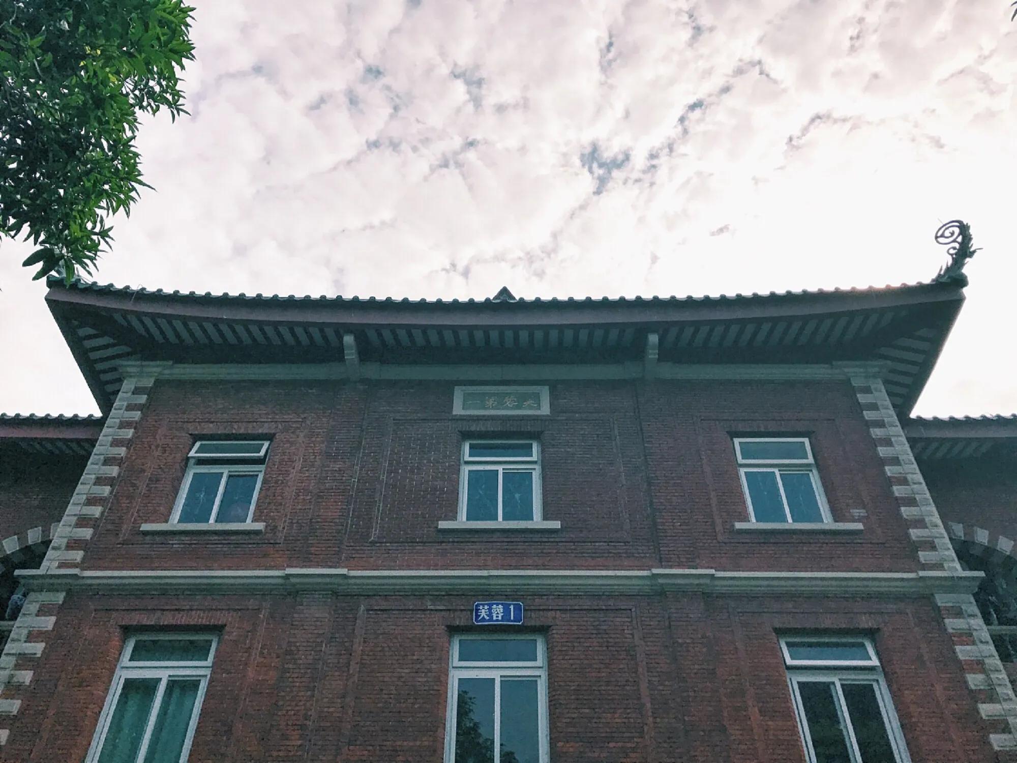 厦门大学有几个校区?分别是叫什么?新生去哪里？