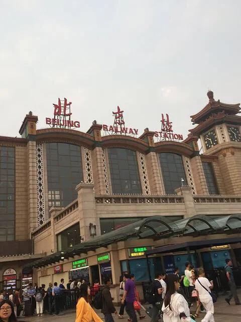 [老人火车上跳广场舞]70多岁老人一个人坐火车可以吗？