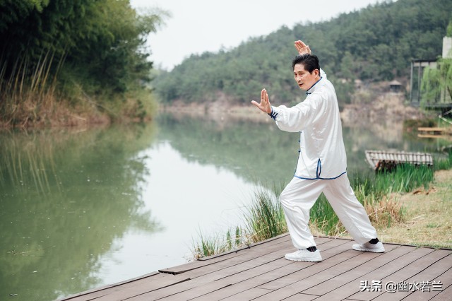 哥接管妈的房子和退休金承诺养老，可多年后，要求弟弟轮流照顾，合理吗？：26户轮流照顾20年