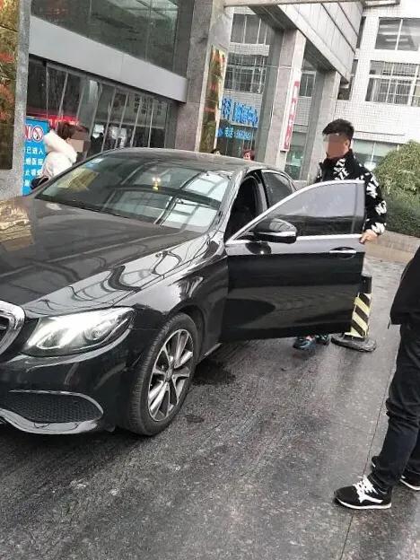 救护车奔驰