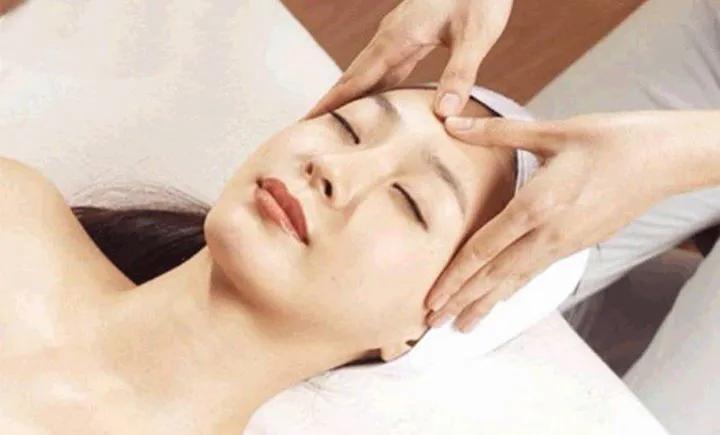 美容化妆基本技巧
