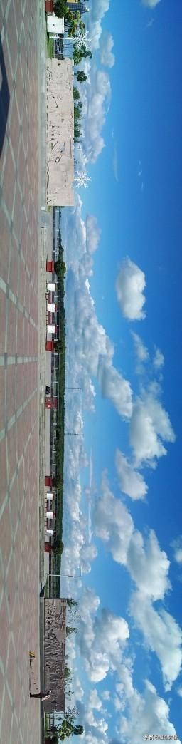 早上江边风景发朋友圈的句子？：江边风景图片