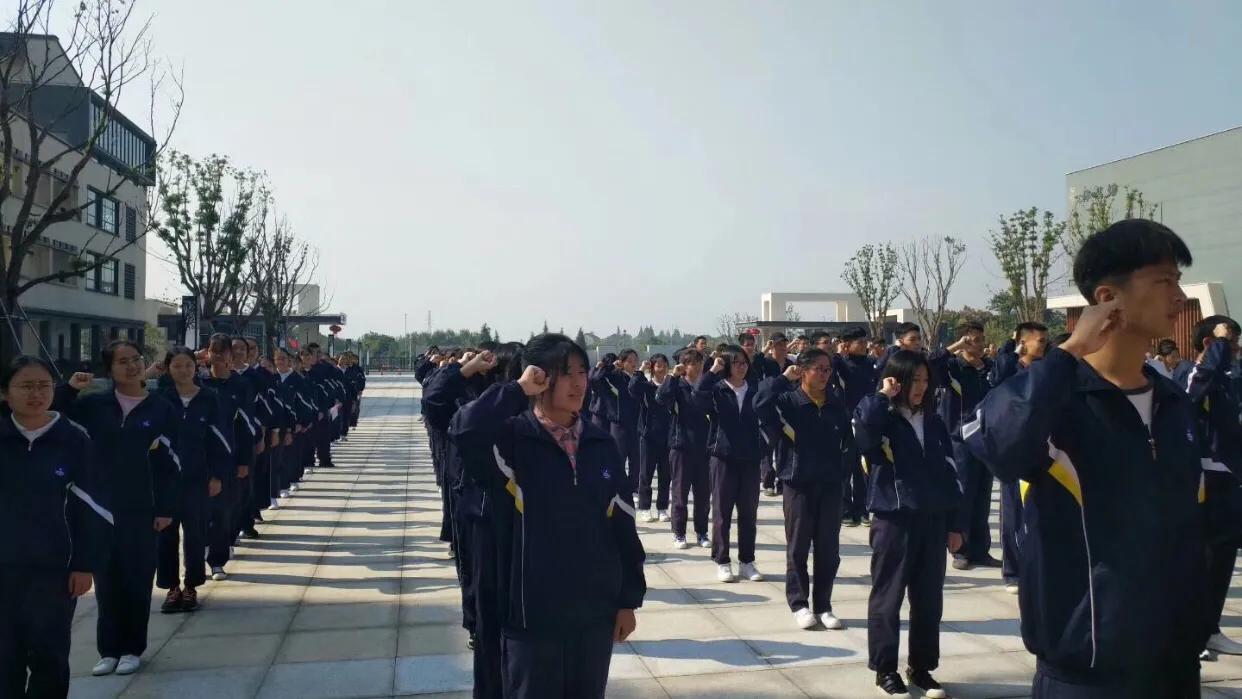多地中学发布发型令（中学女生头发毛躁适合什么发型？）