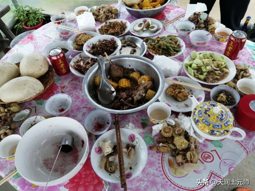 婚庆布置礼堂，婚庆布置礼堂图片
