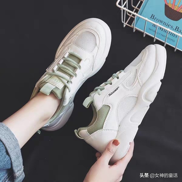 今天女款运动服装穿搭直播视频,女士泳衣穿搭的全过程?