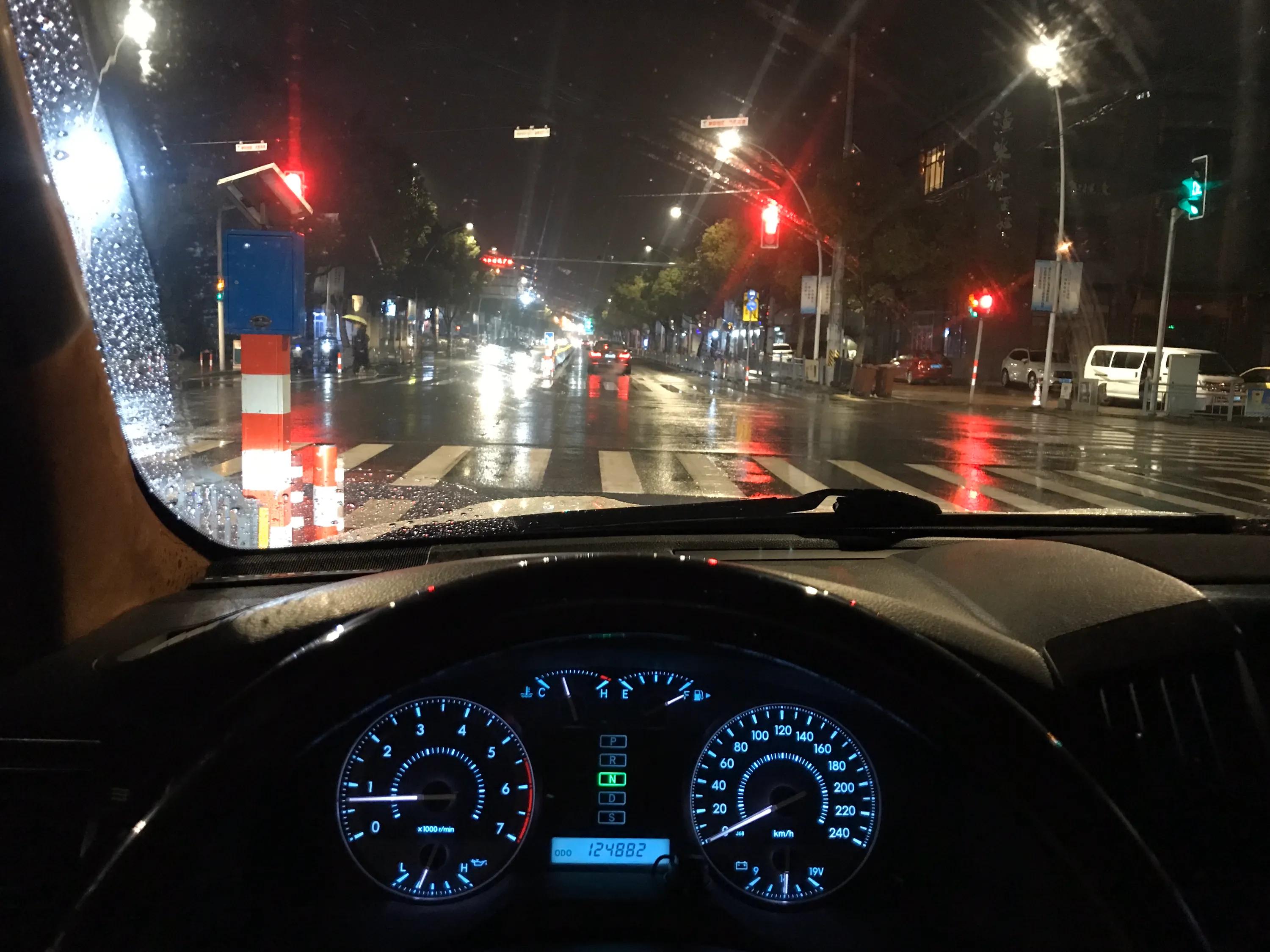 陆巡二手车