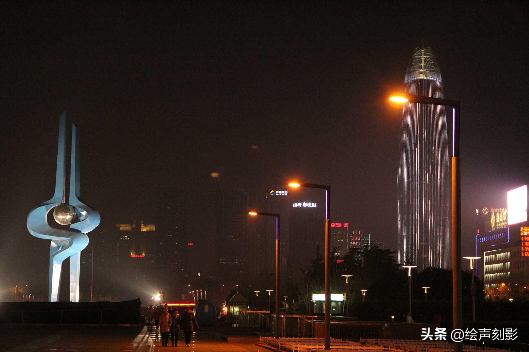 济南市中心有什么广场