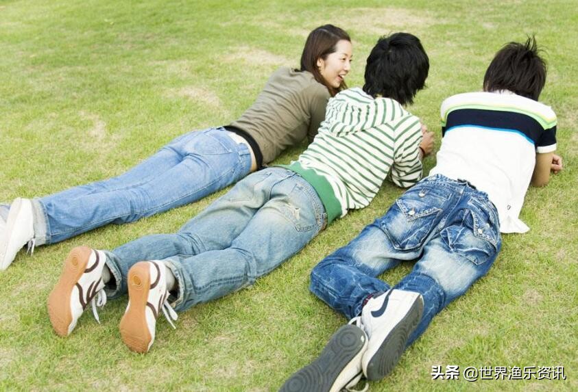 [卖望远镜暗示可偷窥]如何看待东北林业大学12A宿舍有男生用望远镜偷看女生寝室？