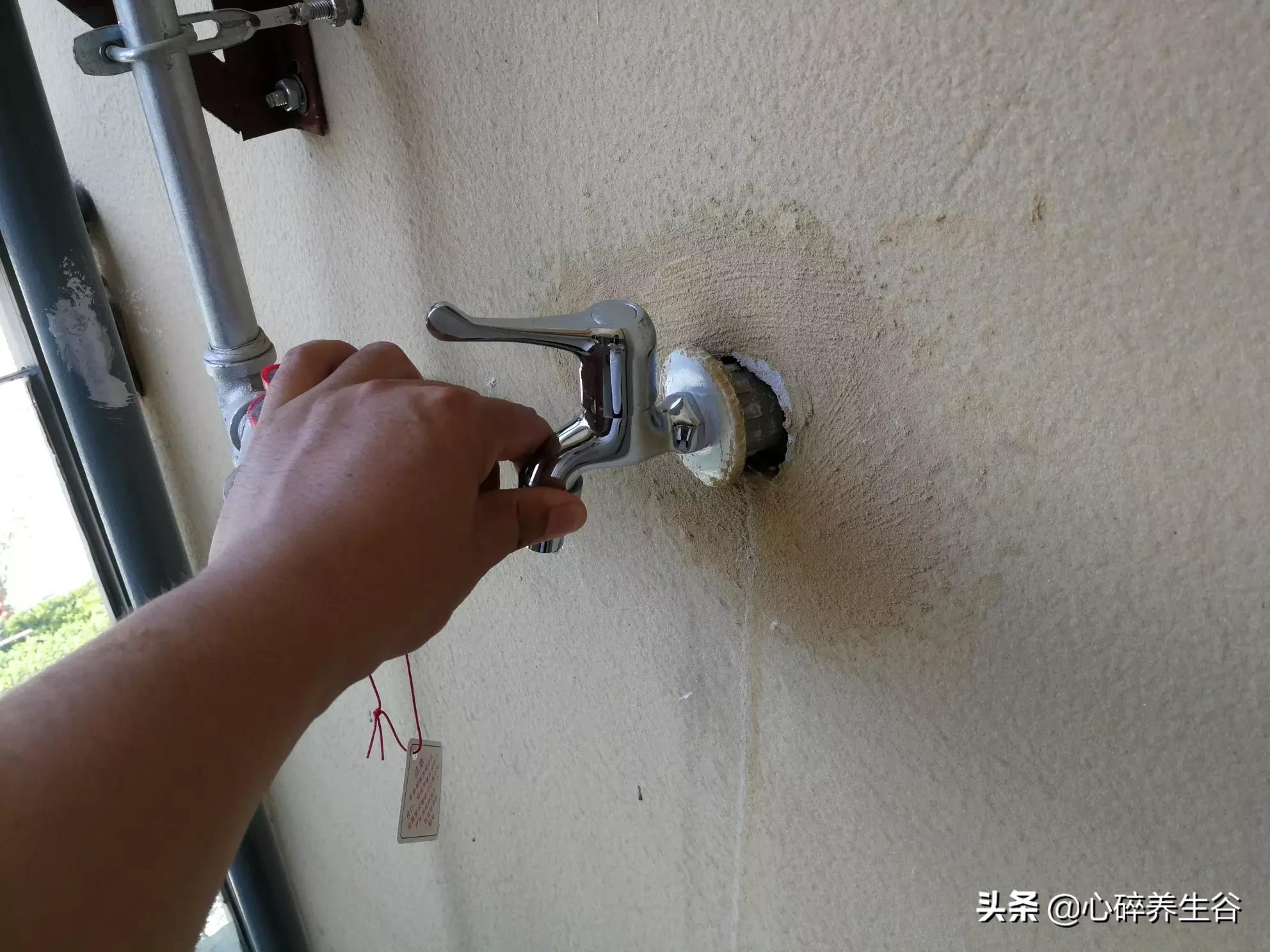 恒大集团网络营销方案设计,买了恒大车位没签合同,营销人员说要100元给签合同,这合法吗?