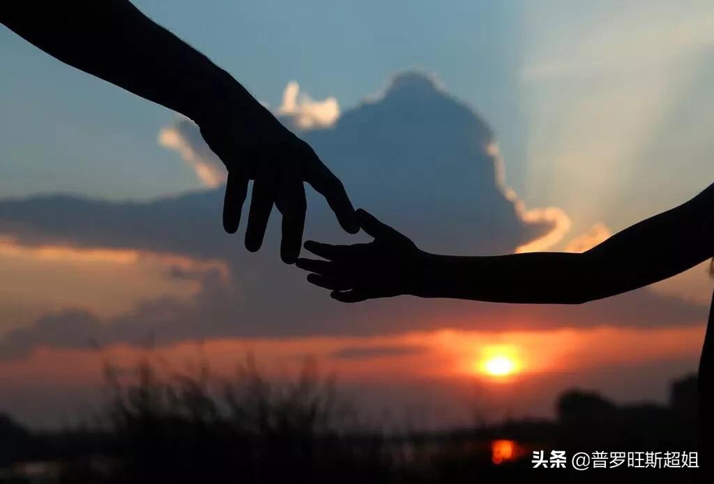 梦境交织的情感纠葛，梦见向仇人买吃的送给妈妈