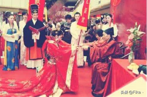 简约婚庆台词文案，简约婚庆台词文案怎么写