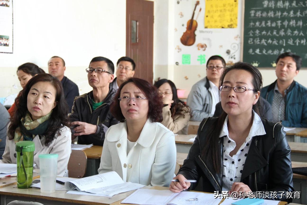 学生家长10点上班制（学生上学父母该上班的文案？）