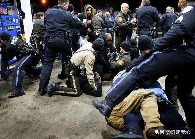 美国侵犯人权报告