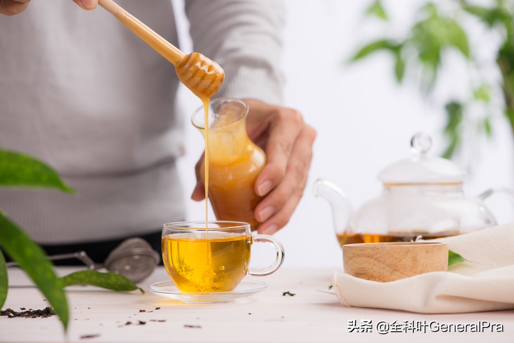 蜂蜜的作用和功效（蜂蜜有什么功效什么人不宜吃蜂蜜？）