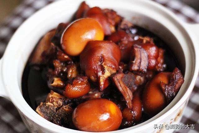 广东人为什么喜欢吃猪脚姜，酸酸甜甜不腻吗？