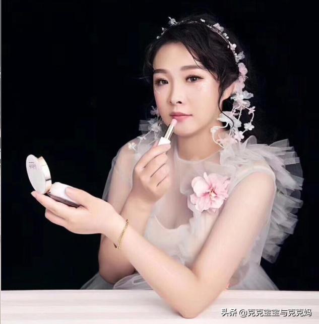 现代女性职场化妆技巧
